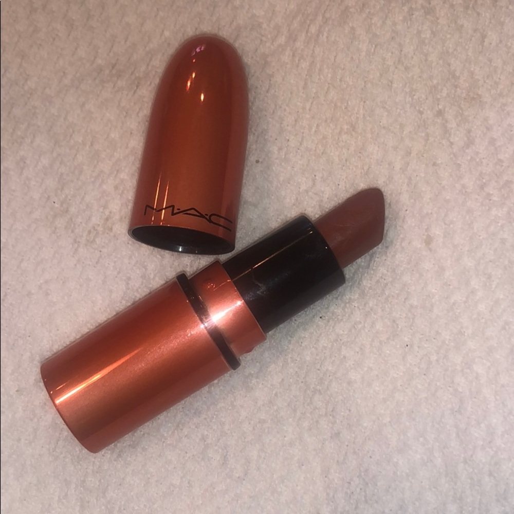 MAC lipstick - nutmegged